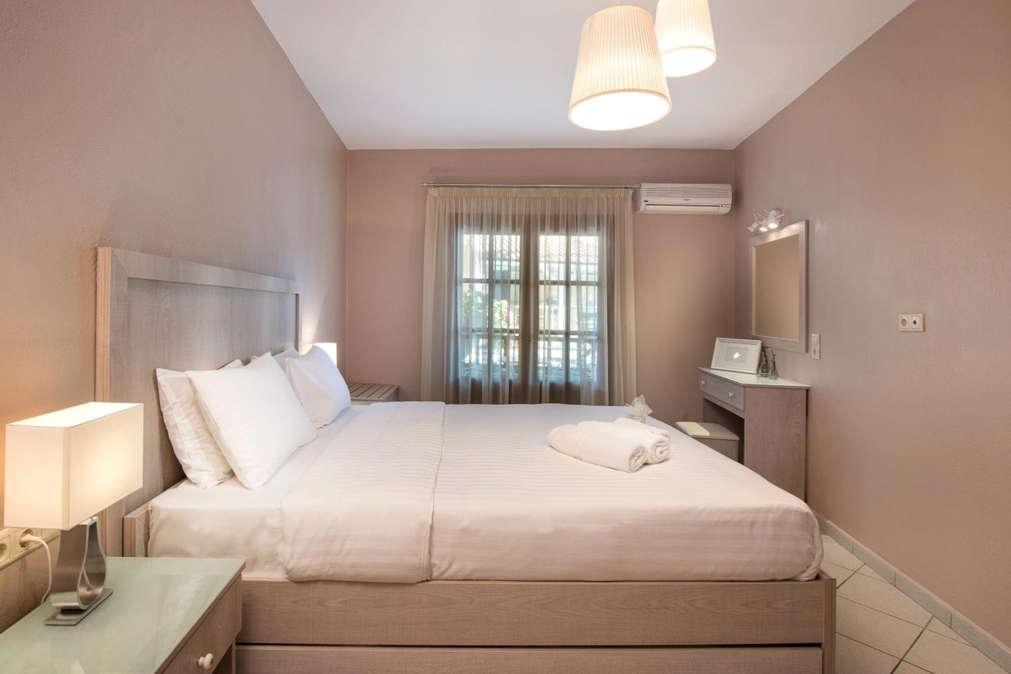 Villa Pipini Luxury Studios Ліменас Екстер'єр фото